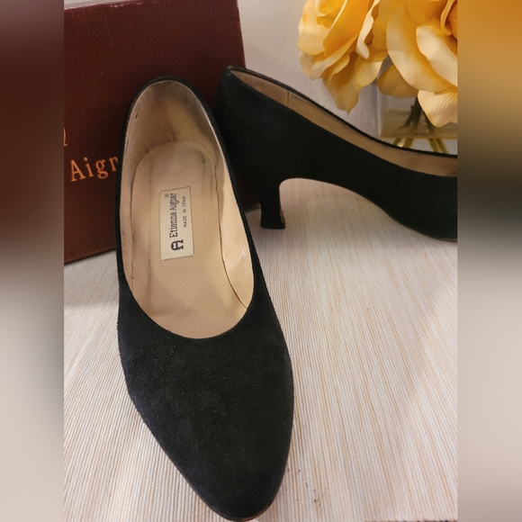 Vintage Etienne Aigner classic black suede pumps Priscilla - Picture 8 of 13